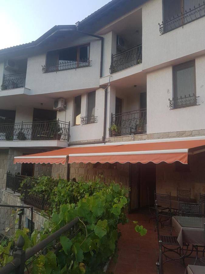 Фото Отели Family Hotel Silvestar Велико-Тырново 4